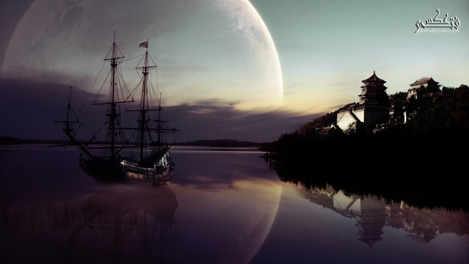 کشتی و انعکاس ماه